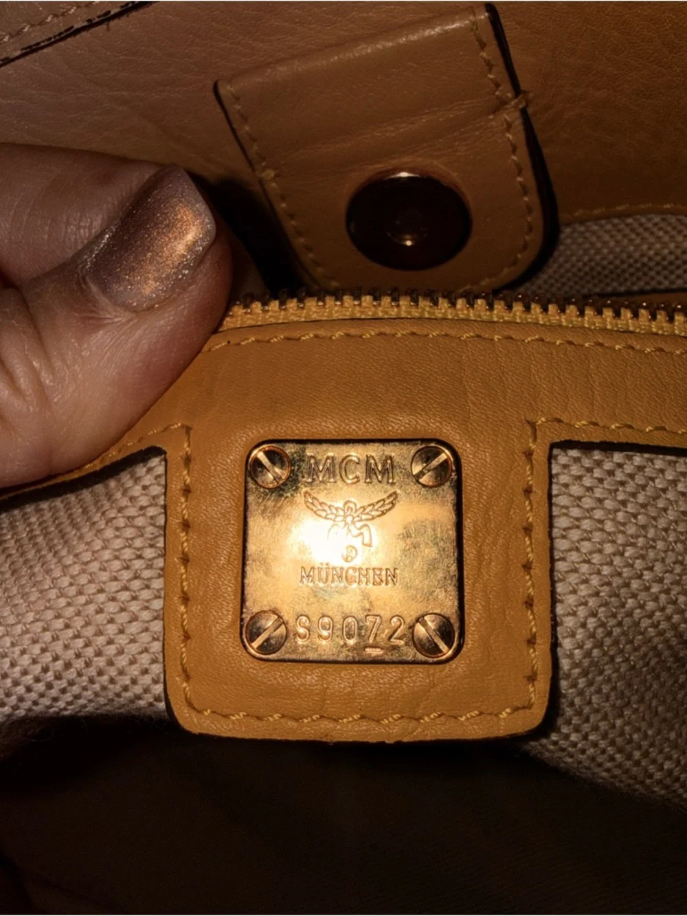Rare MCM Liz Shopper MCM Visetos Python Pattern with Embossing Studs Tote - Picture 4 of 5